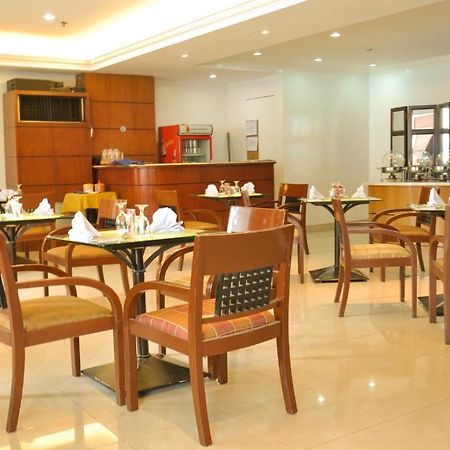 Richville Hotel Mandaluyong Extérieur photo