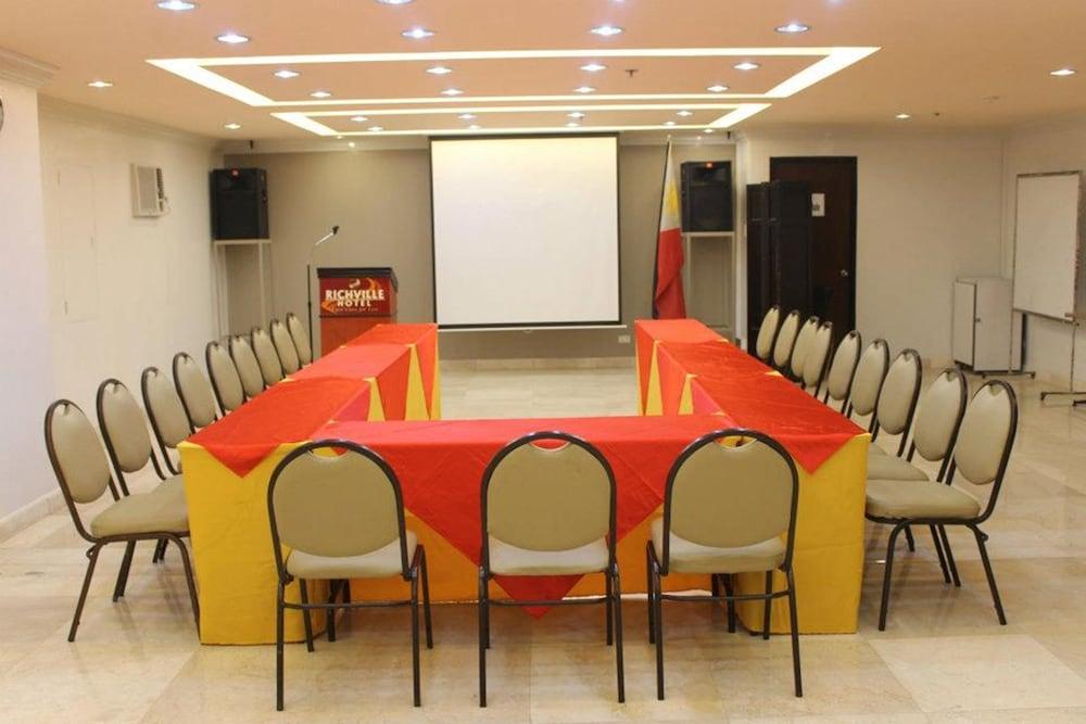 Richville Hotel Mandaluyong Extérieur photo