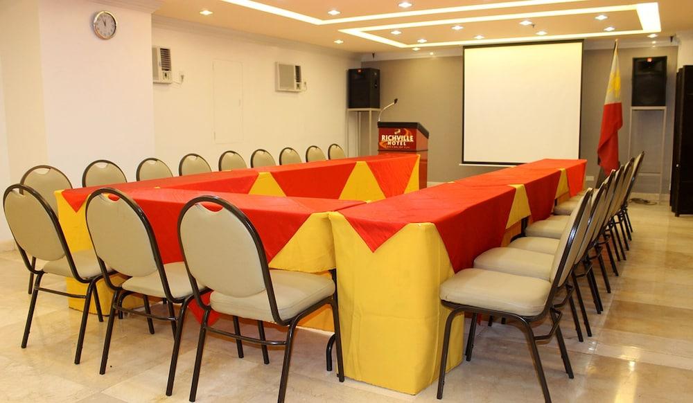 Richville Hotel Mandaluyong Extérieur photo