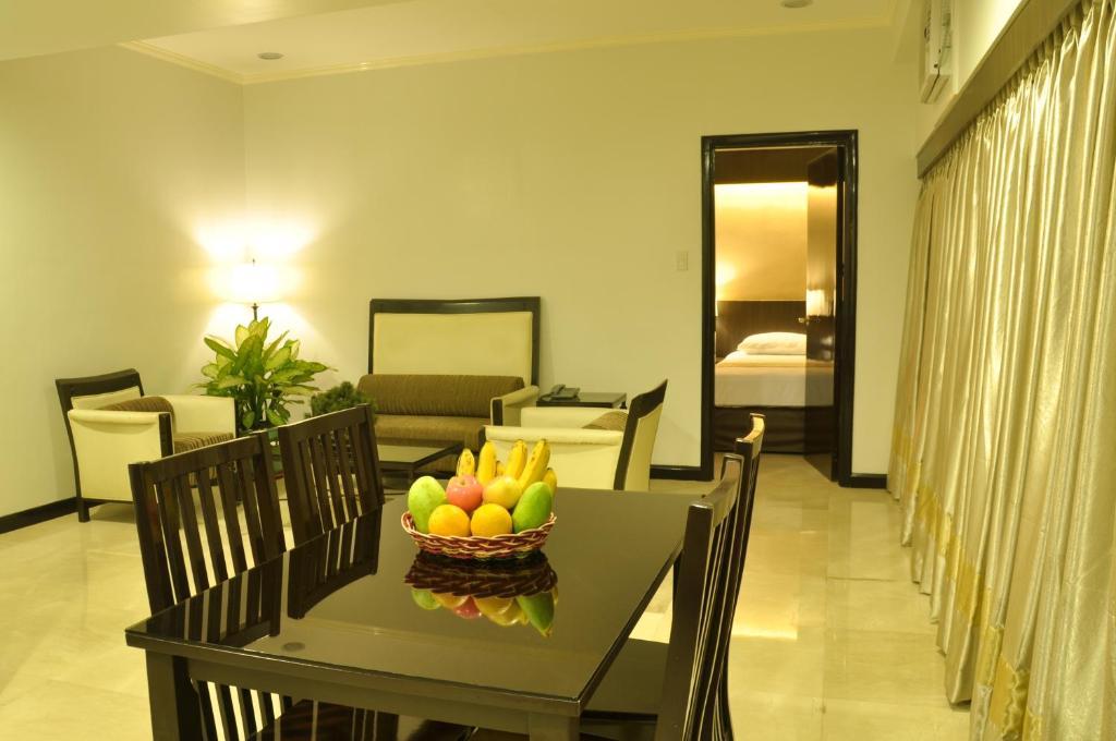 Richville Hotel Mandaluyong Extérieur photo